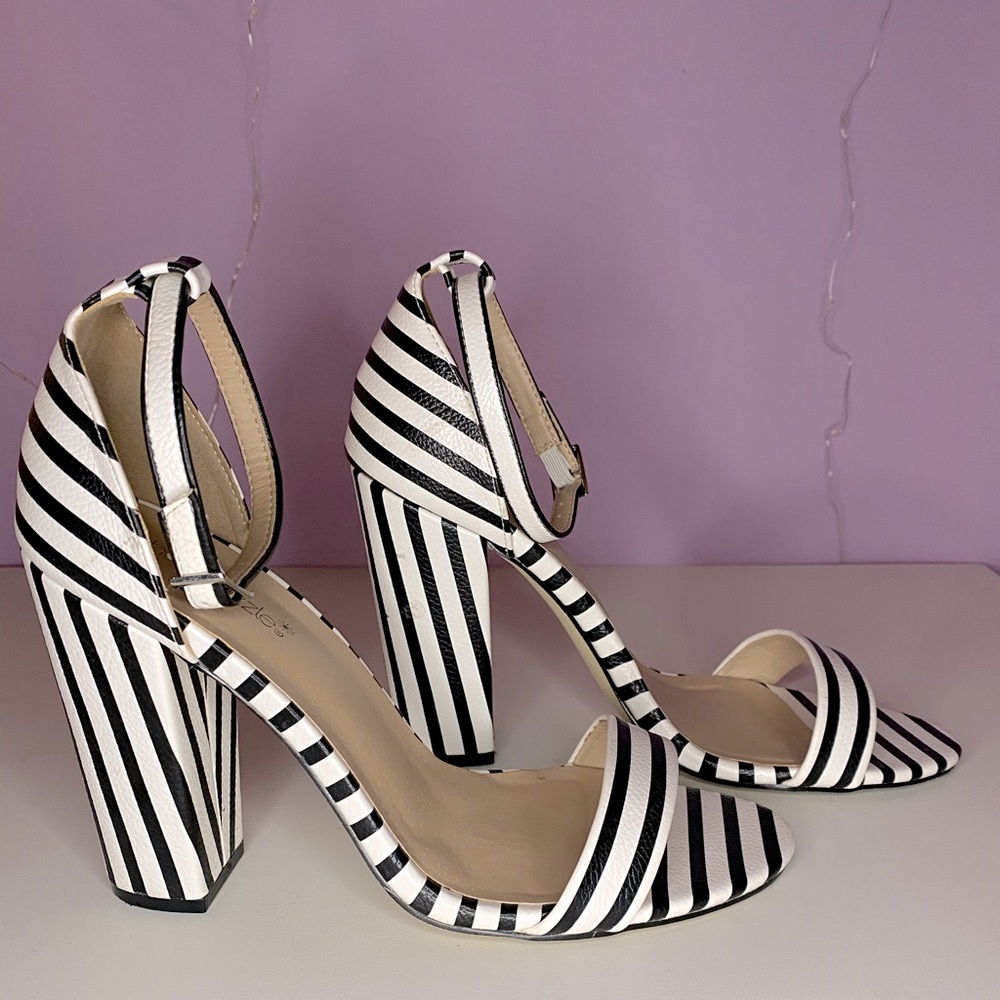 Black/white heels